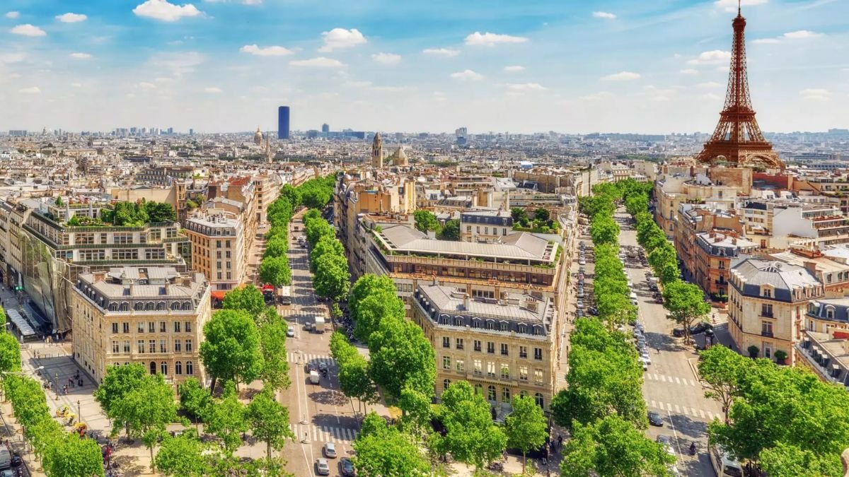 Paris Tourist Place