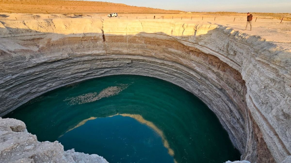 Darvaza Gas Crater