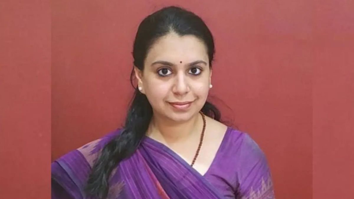 IAS Divya Mittal