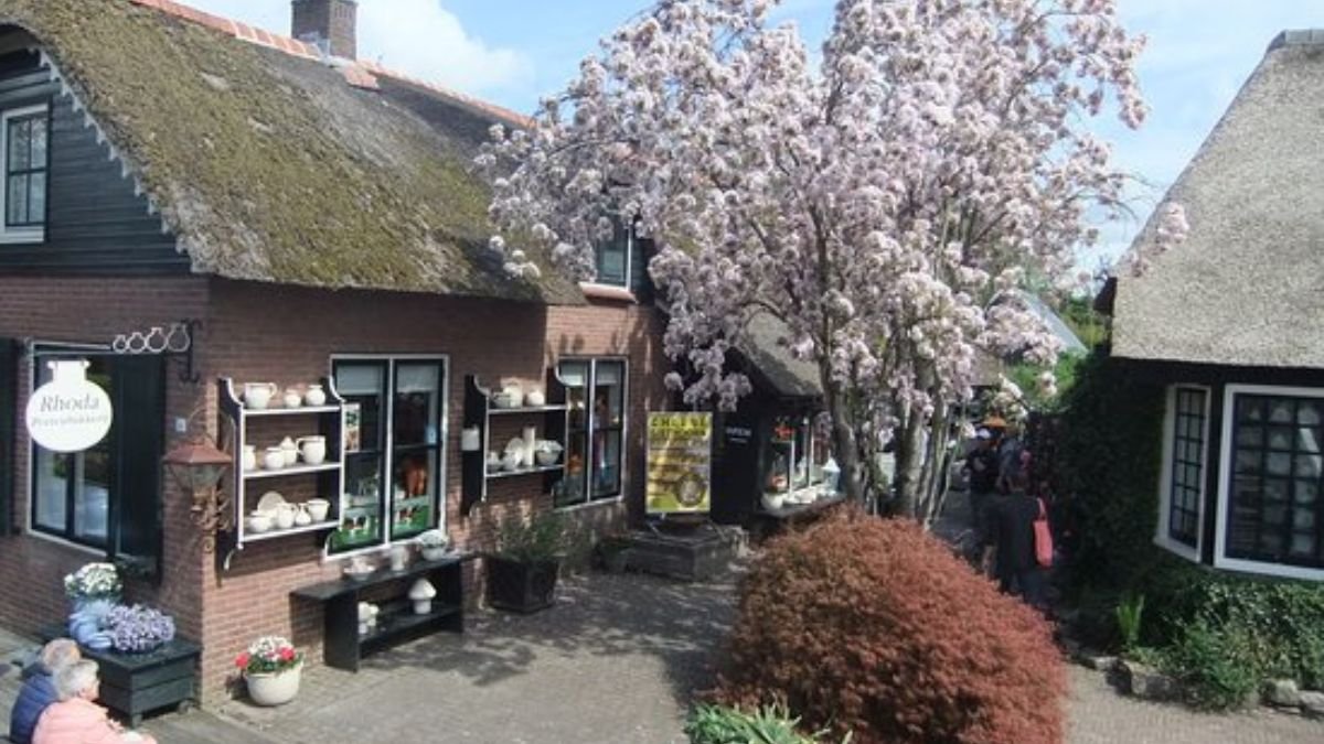 Giethoorn Village